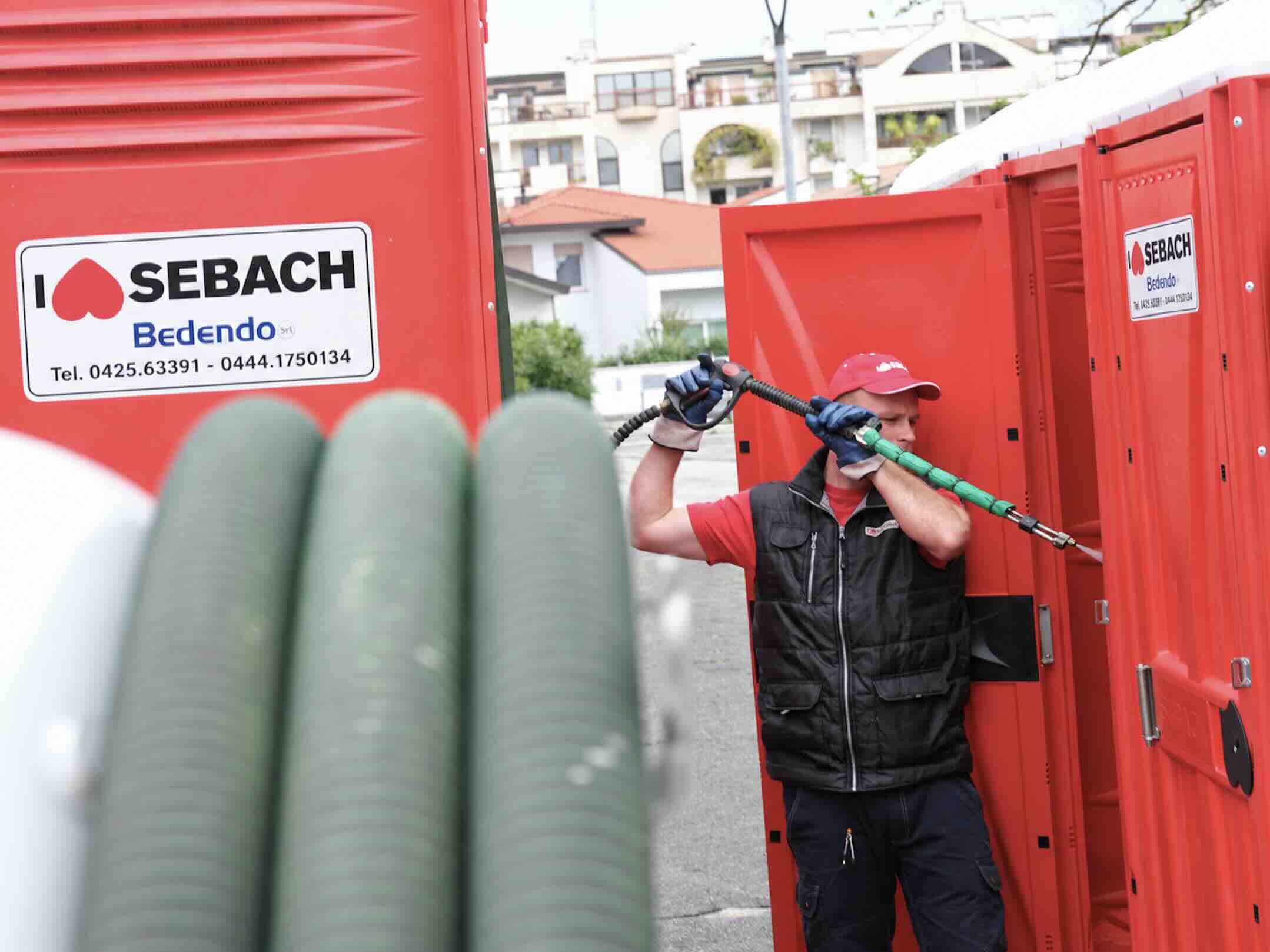 pulizia_bagni_chimici_sebach_in_corso.jpg
