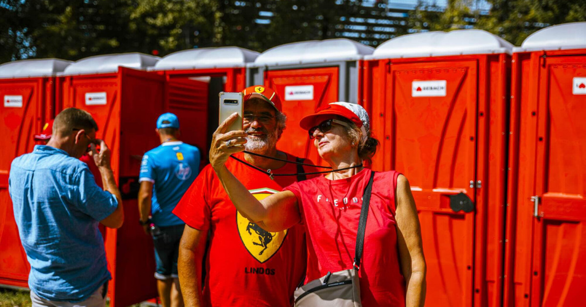 Sebach: la cabina rossa che ha conquistato il mondo | Storia del brand